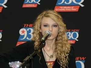 Taylor Swift — 93Q Press Conference — photo 46