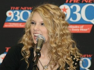 Taylor Swift — 93Q Press Conference — photo 52