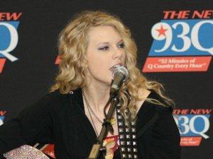Taylor Swift — 93Q Press Conference — photo 56