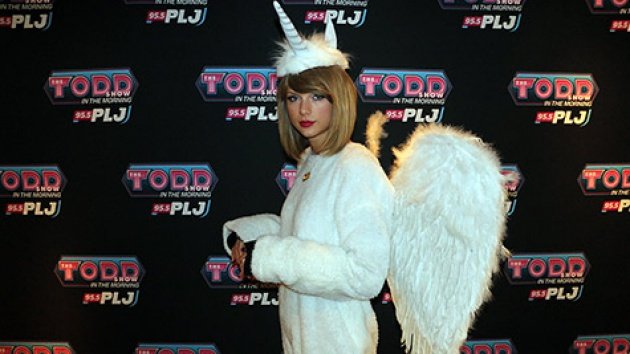 Taylor Swift — 95.5 PLJ (October 31, 2014) — photo 1
