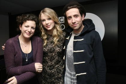 Taylor Swift — BBC radio 1 studios — photo 1