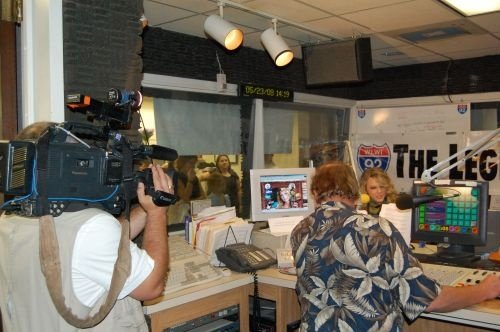 Taylor Swift — I-92 Visit — photo 13