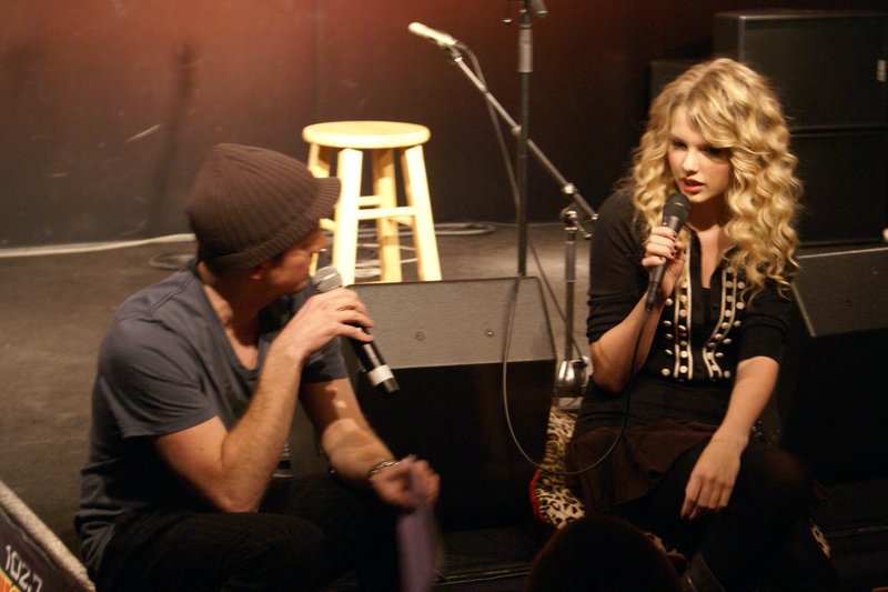Taylor Swift — JOJO on the Radio — photo 7