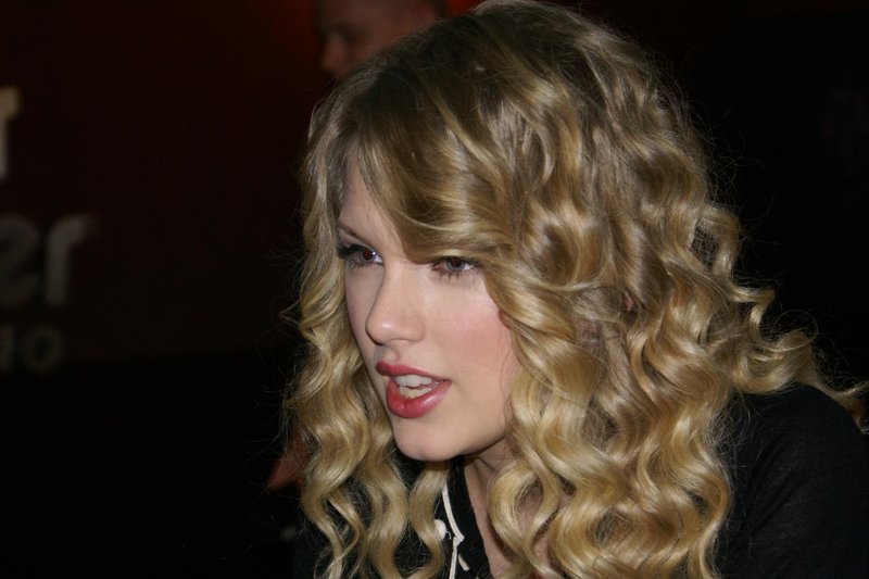 Taylor Swift — JOJO on the Radio — photo 16