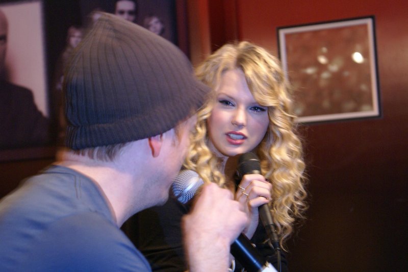 Taylor Swift — JOJO on the Radio — photo 19