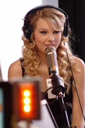 Taylor Swift — On Air With Ryan Seacrest — photo 5