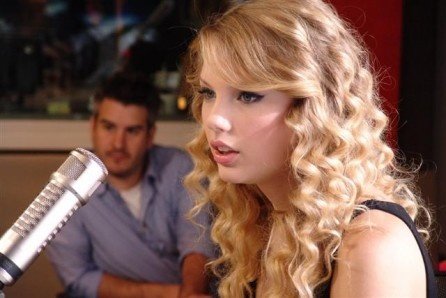 Taylor Swift — On Air With Ryan Seacrest — photo 6