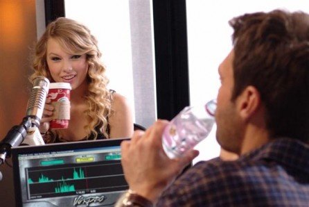 Taylor Swift — On Air With Ryan Seacrest — photo 7