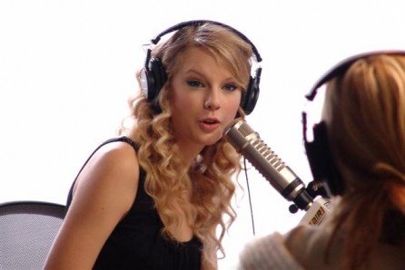 Taylor Swift — On Air With Ryan Seacrest — photo 10