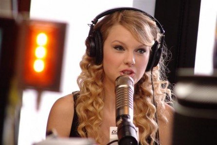 Taylor Swift — On Air With Ryan Seacrest — photo 15