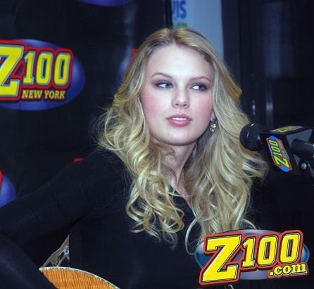 Taylor Swift — Z100 studio: Live Chat — photo 15