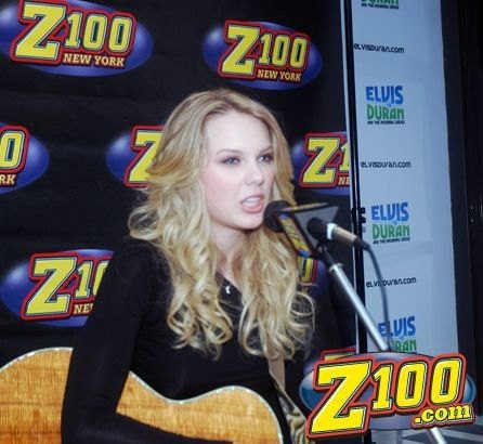 Taylor Swift — Z100 studio: Live Chat — photo 18