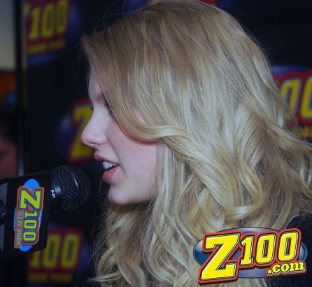 Taylor Swift — Z100 studio: Live Chat — photo 21