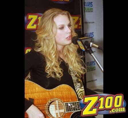 Taylor Swift — Z100 studio: Live Chat — photo 26