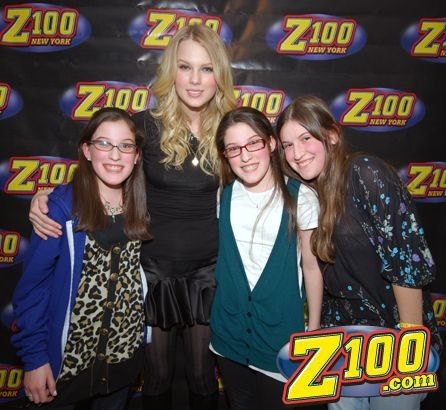 Taylor Swift — Z100 studio: Live Chat — photo 32