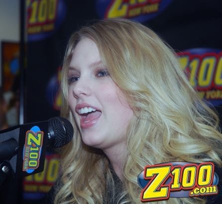 Taylor Swift — Z100 studio: Live Chat — photo 41