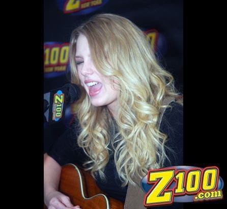 Taylor Swift — Z100 studio: Live Chat — photo 52