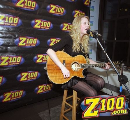 Taylor Swift — Z100 studio: Live Chat — photo 53