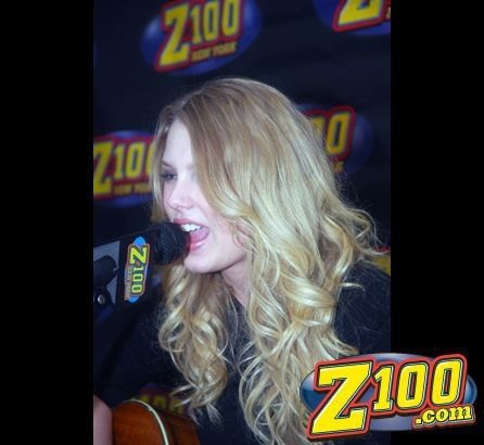 Taylor Swift — Z100 studio: Live Chat — photo 54