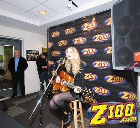 Taylor Swift — Z100 studio: Live Chat — photo 63
