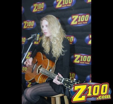 Taylor Swift — Z100 studio: Live Chat — photo 66