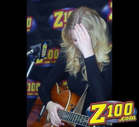 Taylor Swift — Z100 studio: Live Chat — photo 68