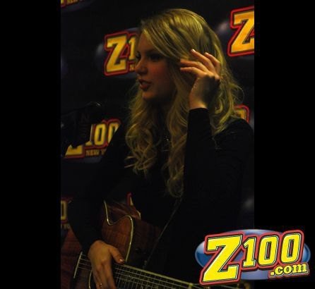 Taylor Swift — Z100 studio: Live Chat — photo 69