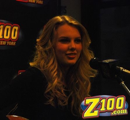 Taylor Swift — Z100 studio: Live Chat — photo 74