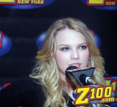 Taylor Swift — Z100 studio: Live Chat — photo 77