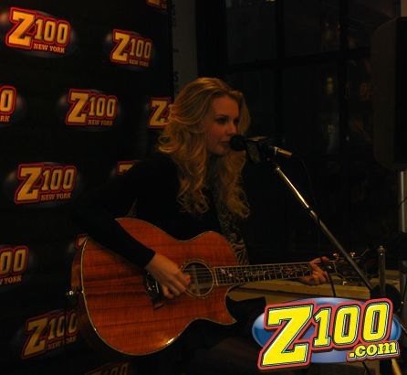 Taylor Swift — Z100 studio: Live Chat — photo 81