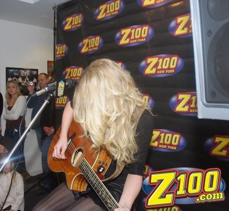 Taylor Swift — Z100 studio: Live Chat — photo 87