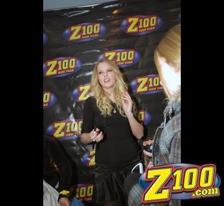 Taylor Swift — Z100 studio: Live Chat — photo 89