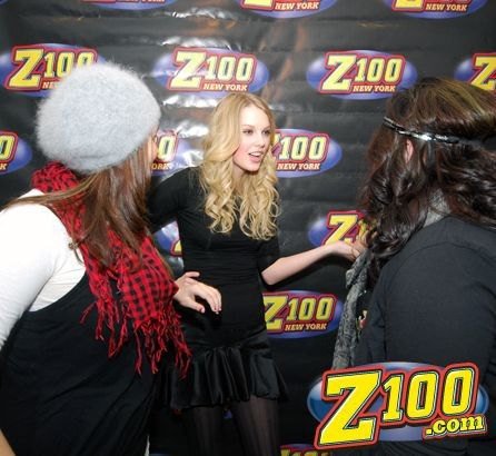 Taylor Swift — Z100 studio: Live Chat — photo 111