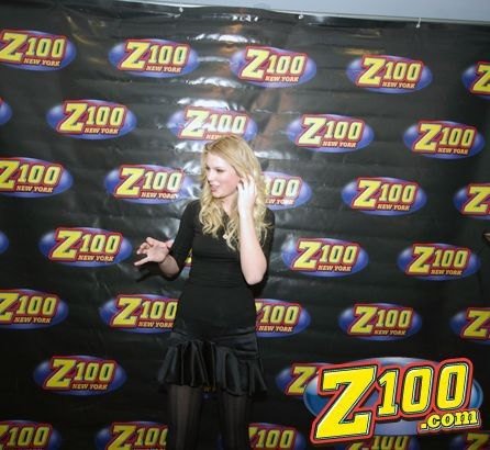 Taylor Swift — Z100 studio: Live Chat — photo 127
