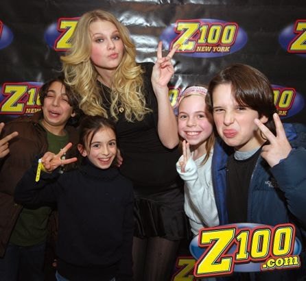 Taylor Swift — Z100 studio: Live Chat — photo 139