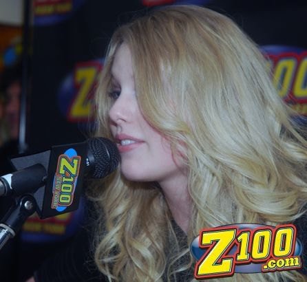 Taylor Swift — Z100 studio: Live Chat — photo 143