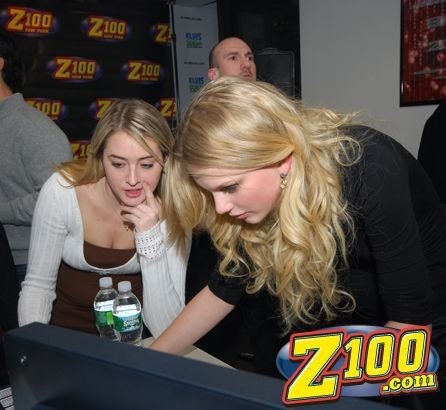 Taylor Swift — Z100 studio: Live Chat — photo 147