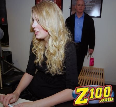 Taylor Swift — Z100 studio: Live Chat — photo 163