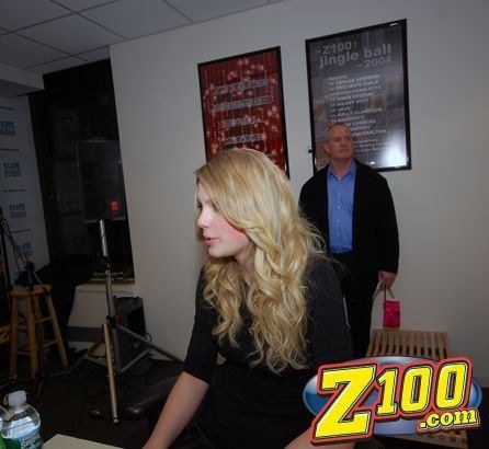 Taylor Swift — Z100 studio: Live Chat — photo 167
