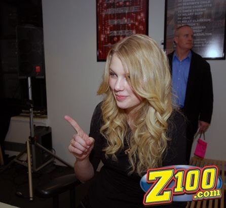 Taylor Swift — Z100 studio: Live Chat — photo 169