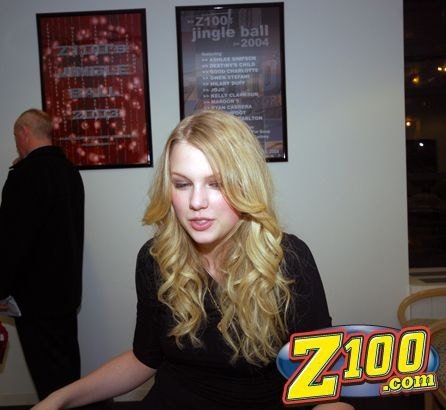 Taylor Swift — Z100 studio: Live Chat — photo 177