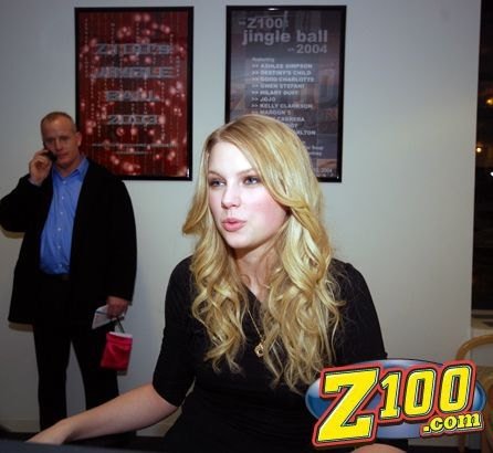 Taylor Swift — Z100 studio: Live Chat — photo 179