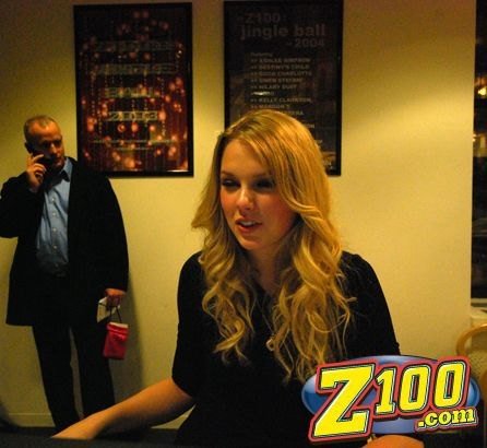 Taylor Swift — Z100 studio: Live Chat — photo 180