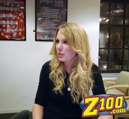 Taylor Swift — Z100 studio: Live Chat — photo 181