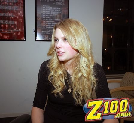 Taylor Swift — Z100 studio: Live Chat — photo 182