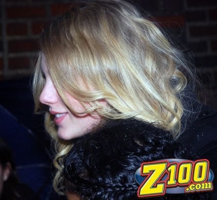 Taylor Swift — Z100 studio: Live Chat — photo 185