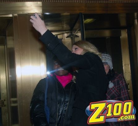 Taylor Swift — Z100 studio: Live Chat — photo 190