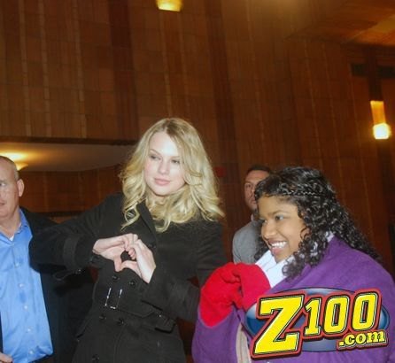 Taylor Swift — Z100 studio: Live Chat — photo 191
