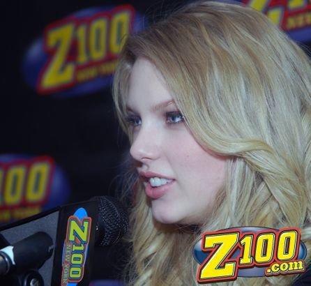 Taylor Swift — Z100 studio: Live Chat — photo 192