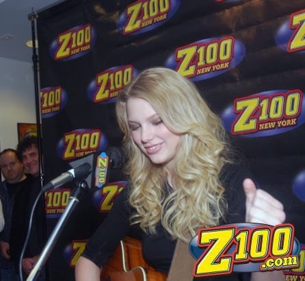 Taylor Swift — Z100 studio: Live Chat — photo 193